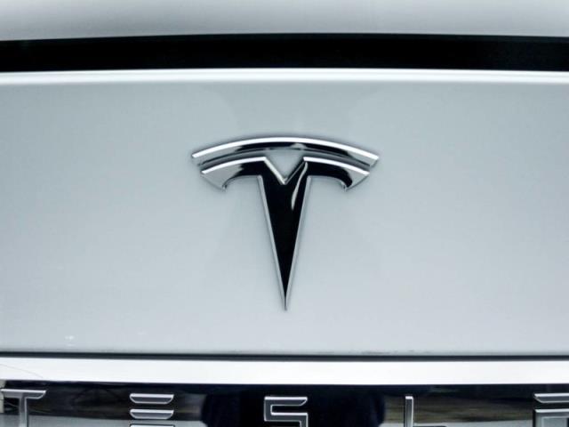 2018 Tesla Model X 5YJXCBE22JF089598