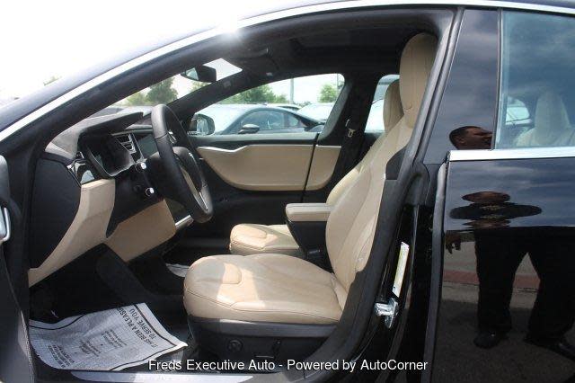 2015 Tesla Model S 5YJSA1E20FF107579
