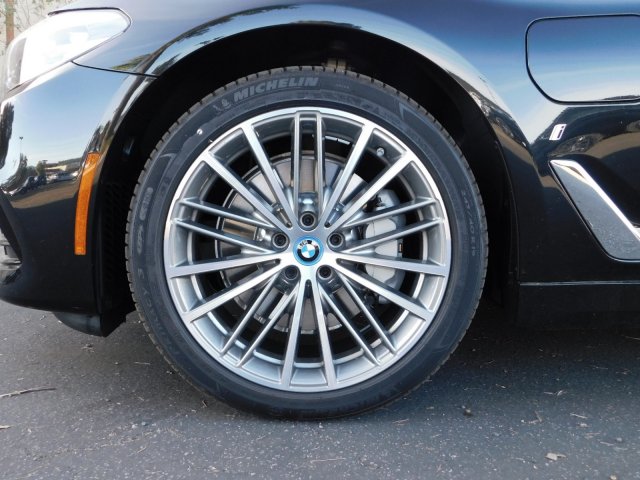 2019 BMW 5 Series WBAJA9C57KB254273