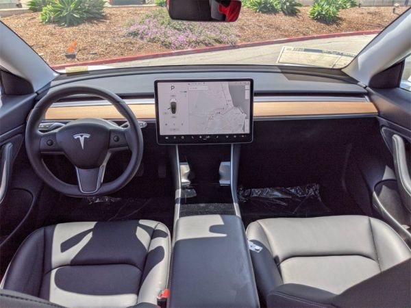 2020 Tesla Model 3 5YJ3E1EB1LF628072