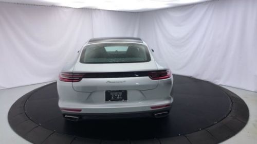 2019 Porsche Panamera WP0AE2A77KL123308