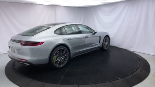 2019 Porsche Panamera WP0AE2A77KL123308