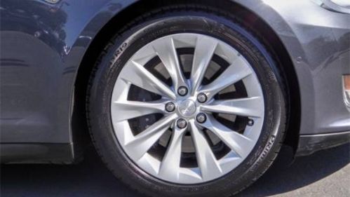 2016 Tesla Model S 5YJSA1E21GF129902