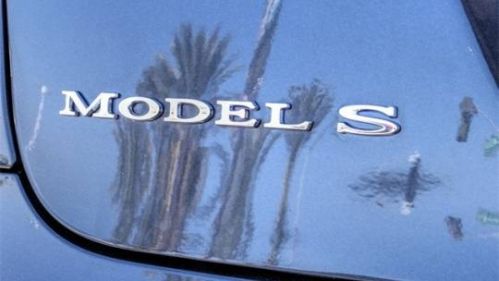 2016 Tesla Model S 5YJSA1E21GF129902