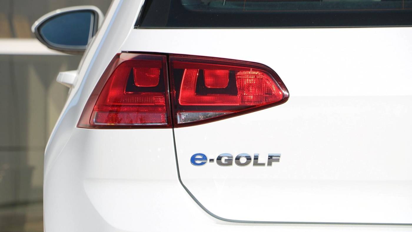 2016 Volkswagen e-Golf WVWKP7AUXGW911037