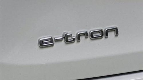 2019 Audi e-tron WA1VAAGE1KB019930