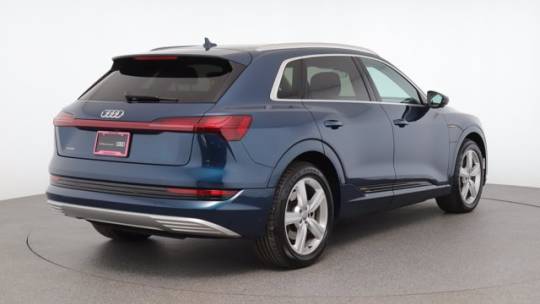 2019 Audi e-tron WA1LAAGE4KB009464