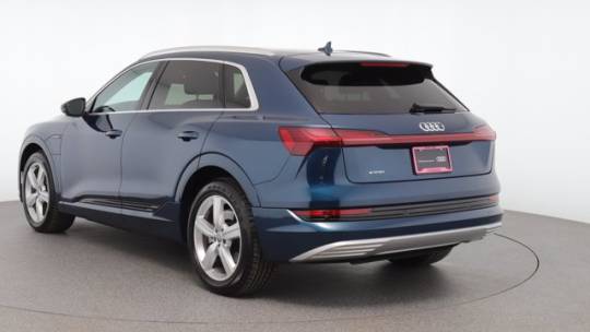 2019 Audi e-tron WA1LAAGE4KB009464