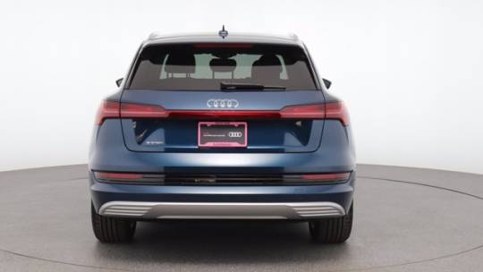 2019 Audi e-tron WA1LAAGE4KB009464