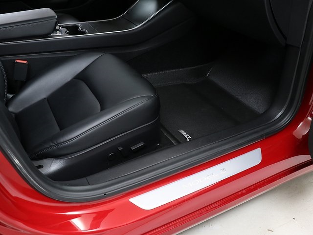 2018 Tesla Model 3 5YJ3E1EB9JF129677