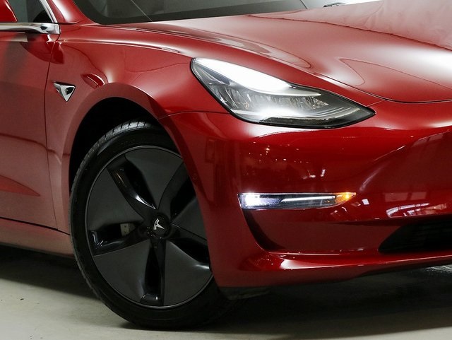 2018 Tesla Model 3 5YJ3E1EB9JF129677
