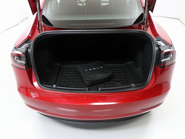2018 Tesla Model 3 5YJ3E1EB9JF129677