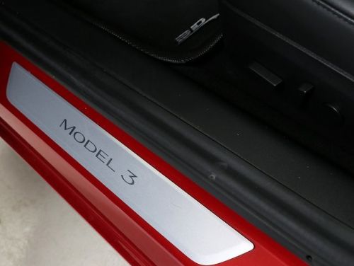 2018 Tesla Model 3 5YJ3E1EB9JF129677