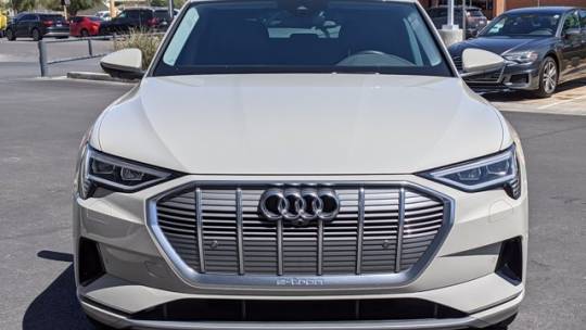 2019 Audi e-tron WA1LAAGE1KB022995