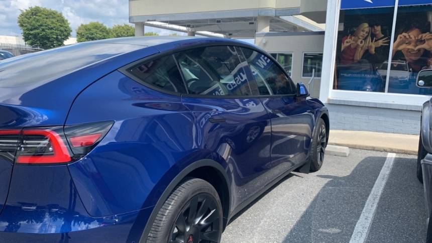 2021 Tesla Model Y 5YJYGDEE7MF069043