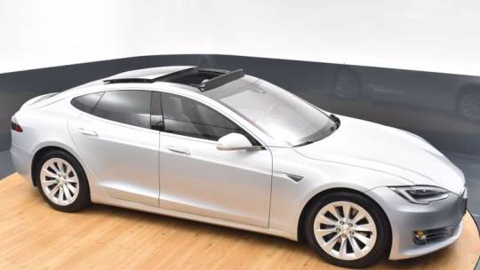 2016 Tesla Model S 5YJSA1E2XGF141840