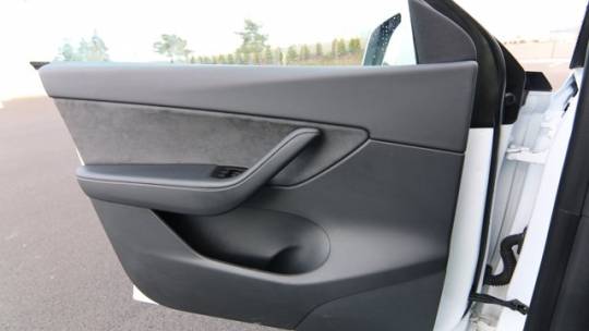 2021 Tesla Model Y 5YJYGDEE7MF118791