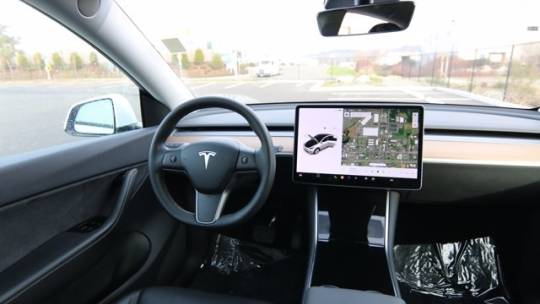 2021 Tesla Model Y 5YJYGDEE7MF118791
