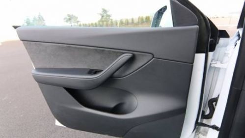 2021 Tesla Model Y 5YJYGDEE7MF118791
