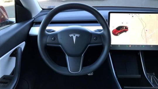 2020 Tesla Model Y 5YJYGDEE6LF051633