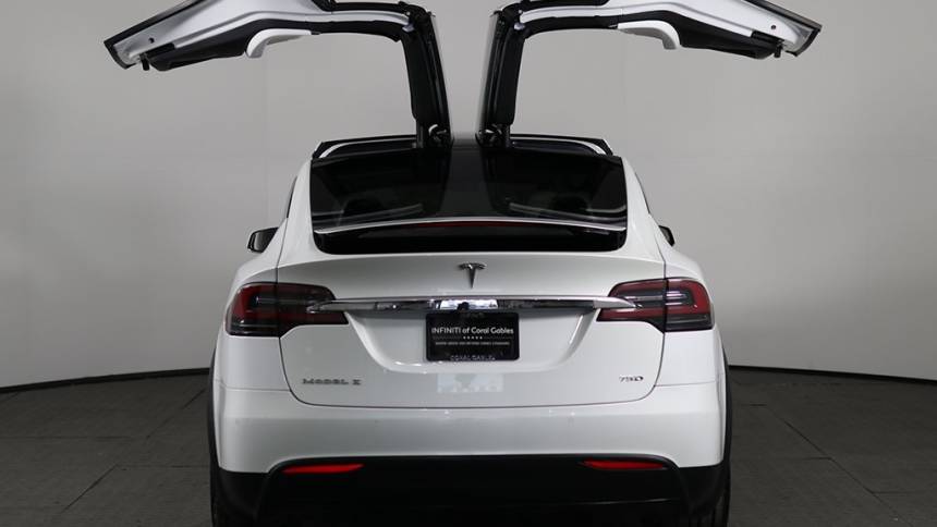 2018 Tesla Model X 5YJXCDE24JF089369