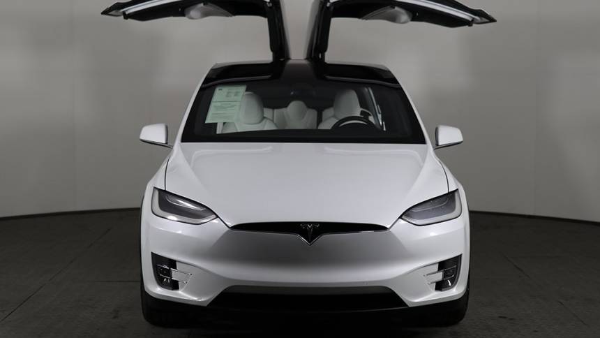 2018 Tesla Model X 5YJXCDE24JF089369