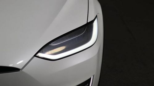 2018 Tesla Model X 5YJXCDE24JF089369