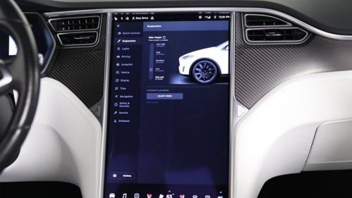 2018 Tesla Model X 5YJXCDE24JF089369