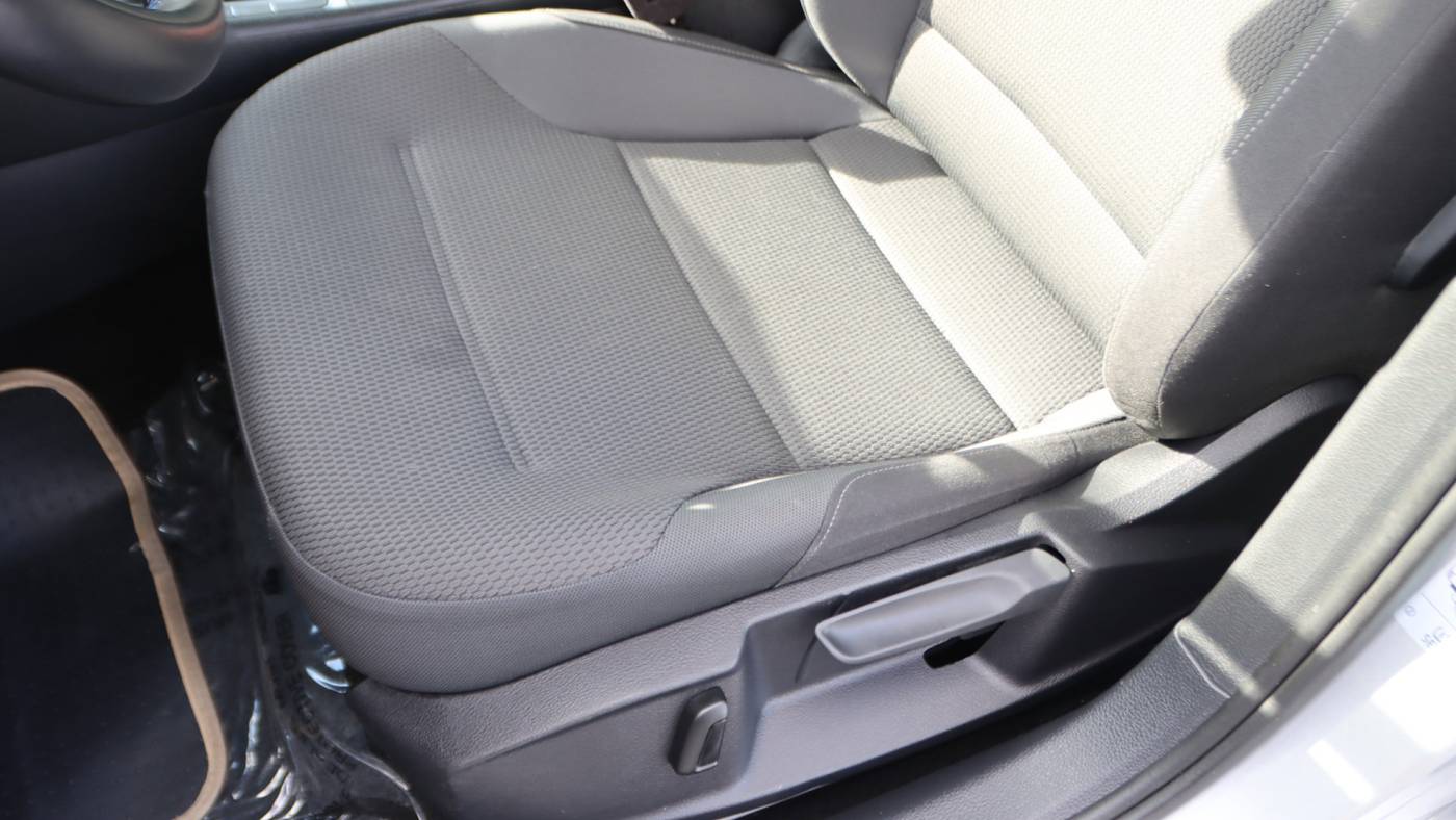 2019 Volkswagen e-Golf WVWKR7AU1KW909535