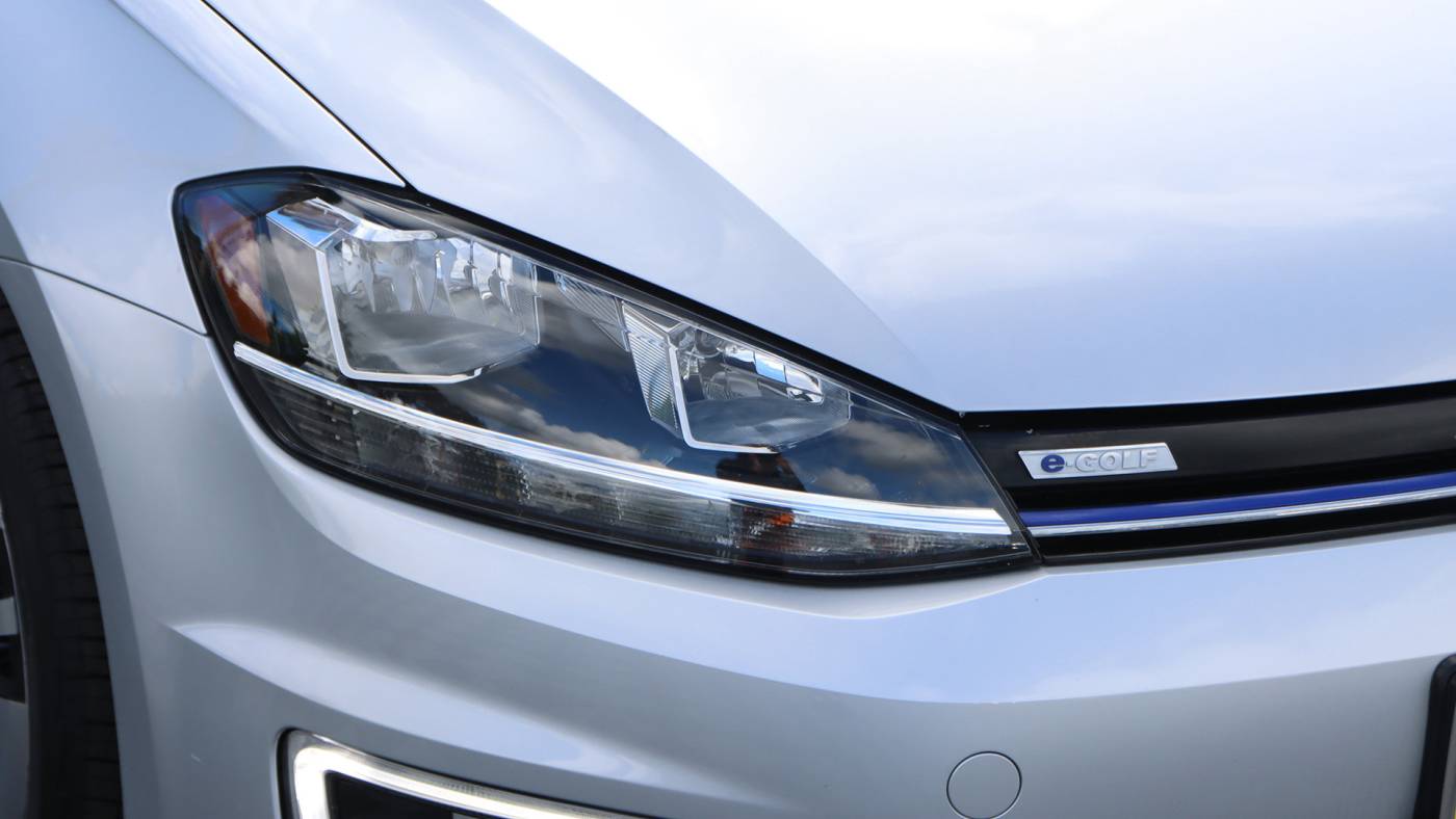 2019 Volkswagen e-Golf WVWKR7AU1KW909535