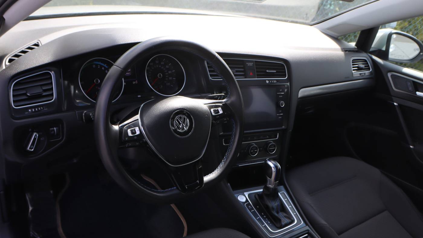 2019 Volkswagen e-Golf WVWKR7AU1KW909535