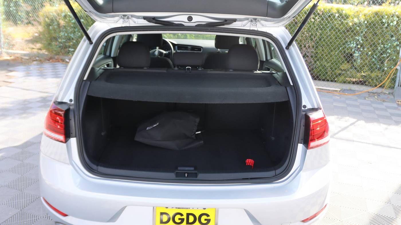 2019 Volkswagen e-Golf WVWKR7AU1KW909535