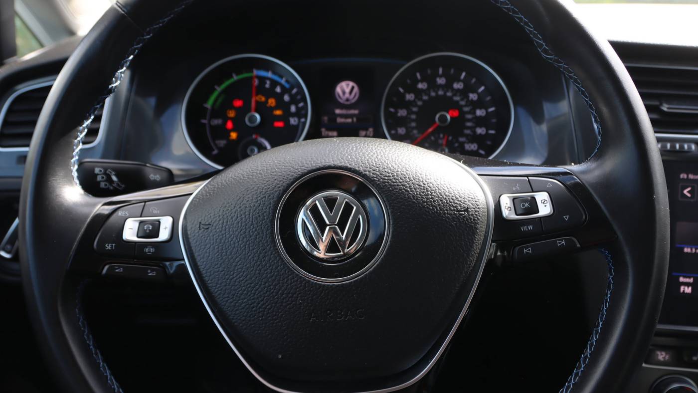 2019 Volkswagen e-Golf WVWKR7AU1KW909535