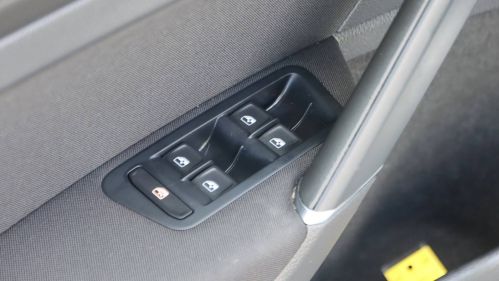 2019 Volkswagen e-Golf WVWKR7AU1KW909535