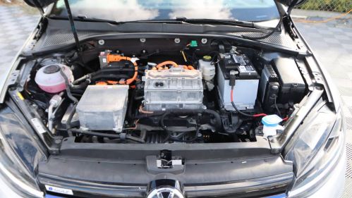 2019 Volkswagen e-Golf WVWKR7AU1KW909535