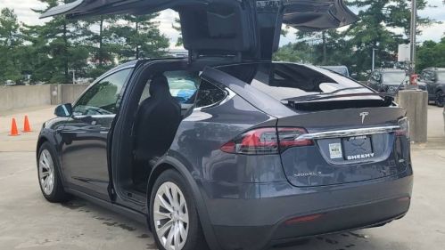 2018 Tesla Model X 5YJXCBE2XJF102386