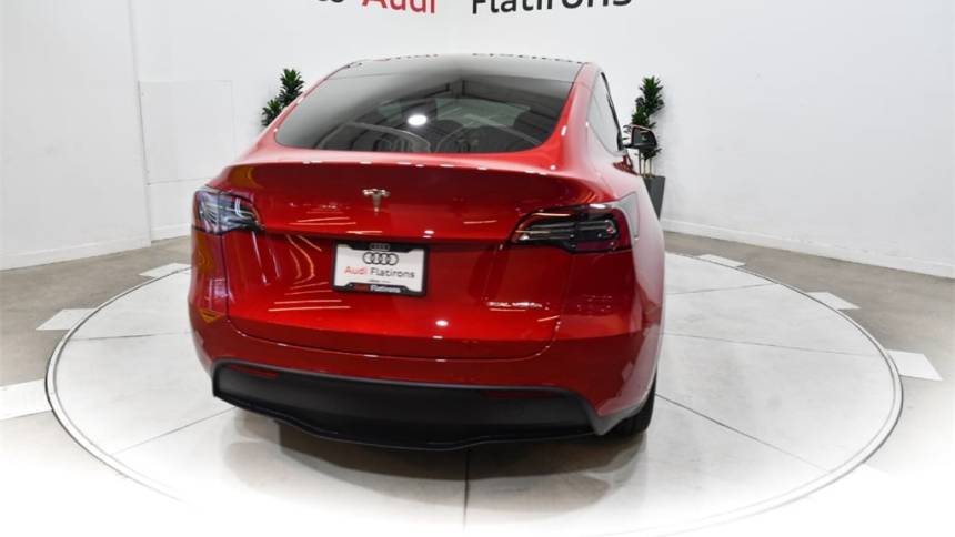 2021 Tesla Model Y 5YJYGDEE4MF243974