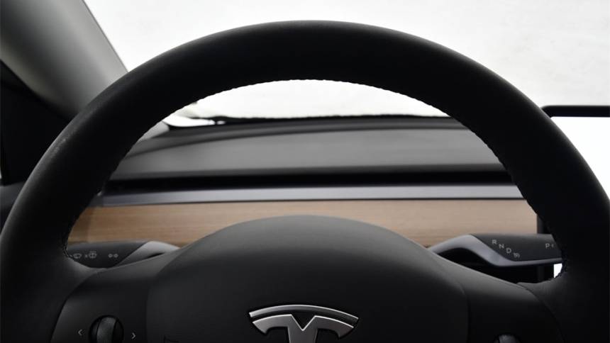 2021 Tesla Model Y 5YJYGDEE4MF243974