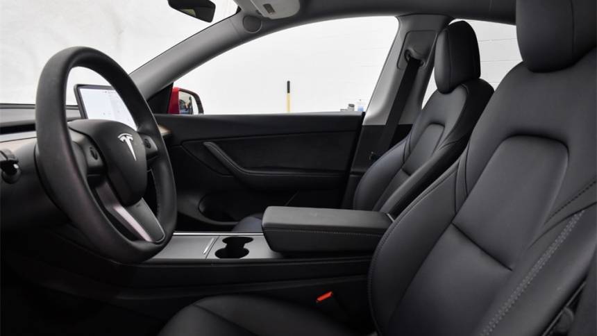 2021 Tesla Model Y 5YJYGDEE4MF243974