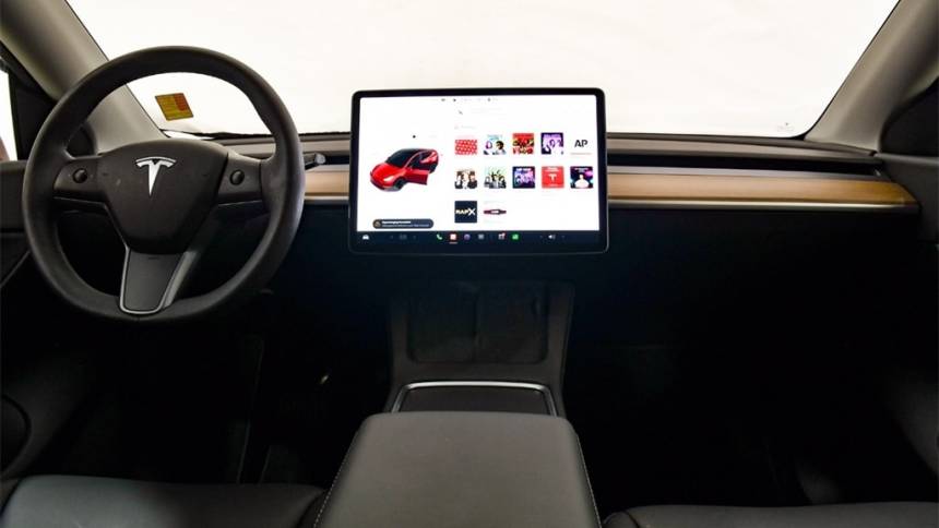 2021 Tesla Model Y 5YJYGDEE4MF243974
