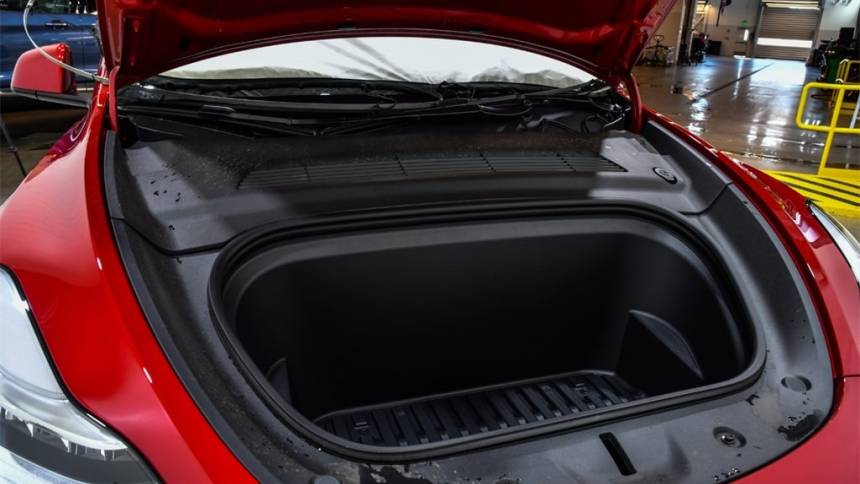 2021 Tesla Model Y 5YJYGDEE4MF243974