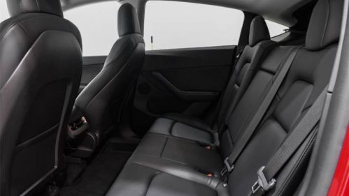 2021 Tesla Model Y 5YJYGDEE4MF243974