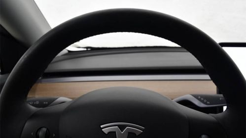 2021 Tesla Model Y 5YJYGDEE4MF243974