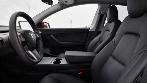 2021 Tesla Model Y 5YJYGDEE4MF243974