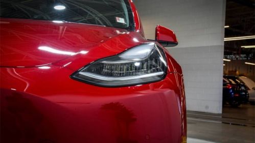 2021 Tesla Model Y 5YJYGDEE4MF243974