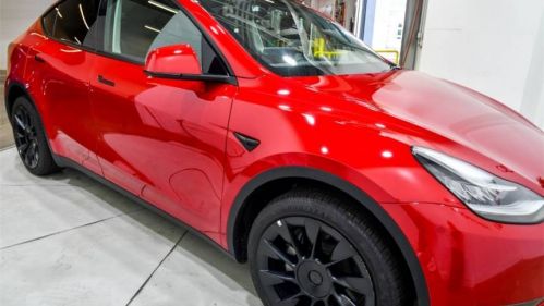 2021 Tesla Model Y 5YJYGDEE4MF243974