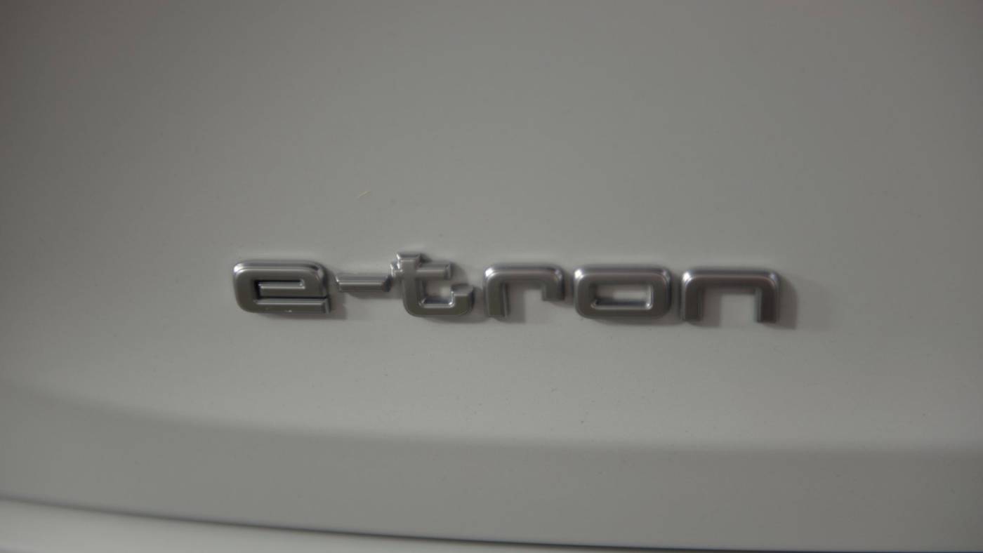 2019 Audi e-tron WA1LAAGE9KB004793