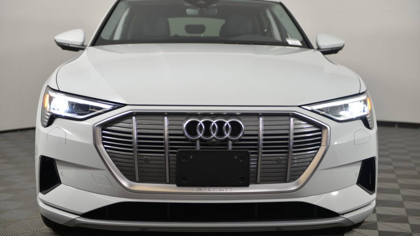 2019 Audi e-tron WA1LAAGE9KB004793