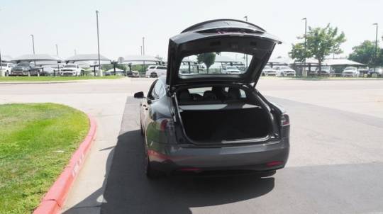 2019 Tesla Model S 5YJSA1E46KF330771