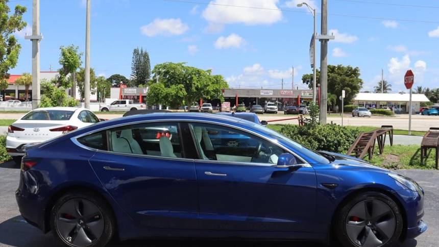 2018 Tesla Model 3 5YJ3E1EA1JF155827